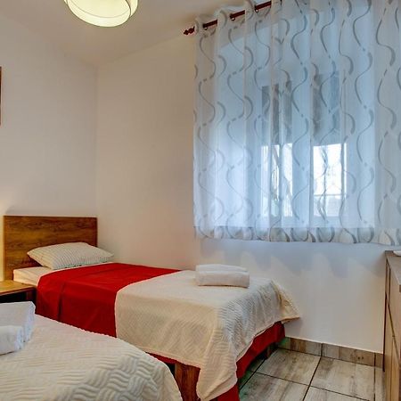 Apartment Laura With Terrace Vodnjan Exterior photo