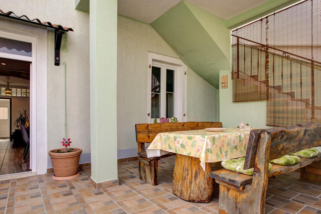Apartment Laura With Terrace Vodnjan Exterior photo
