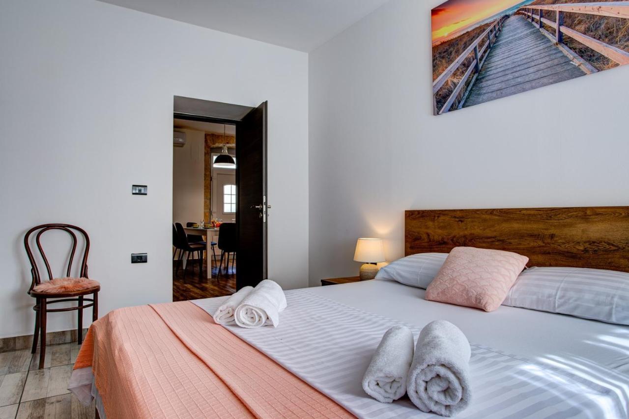 Apartment Laura With Terrace Vodnjan Exterior photo