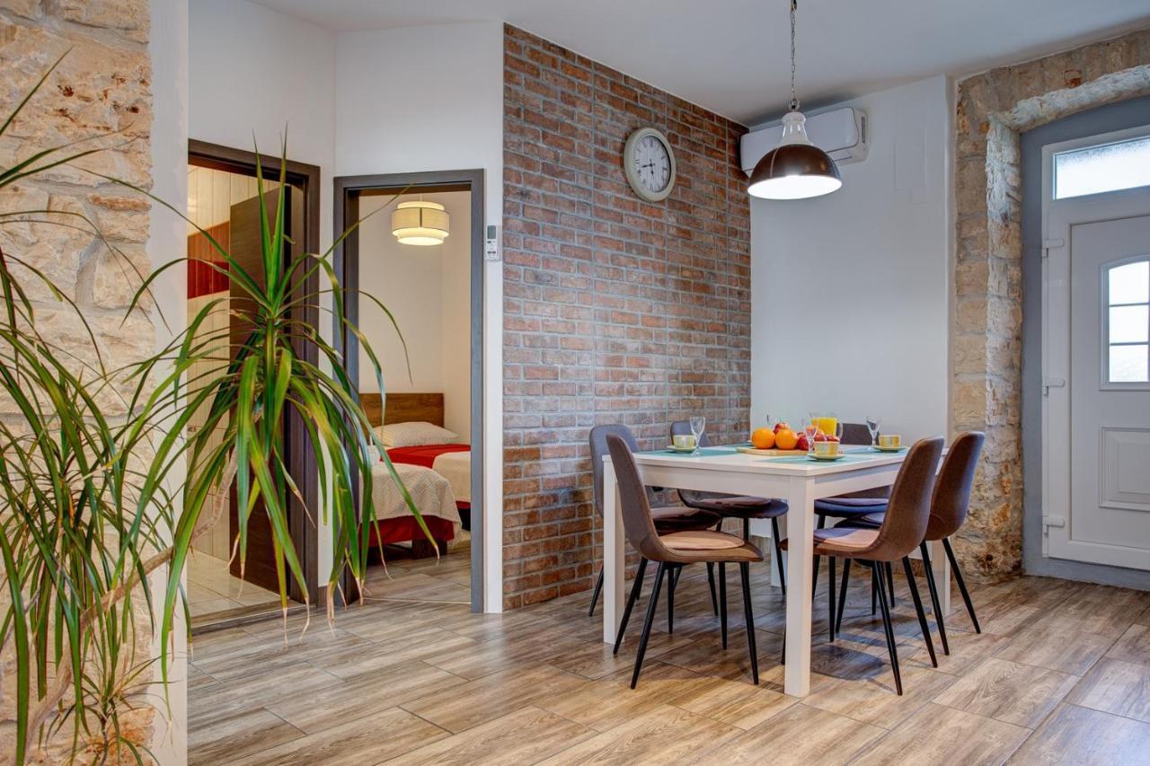 Apartment Laura With Terrace Vodnjan Exterior photo