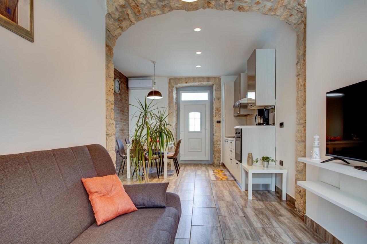 Apartment Laura With Terrace Vodnjan Exterior photo
